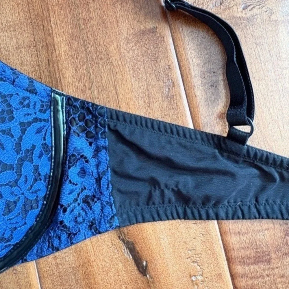 Victoria's Secret Very Sexy Push-Up Pigeonnant Bra 34D Blue Black Gothic‎ Mesh